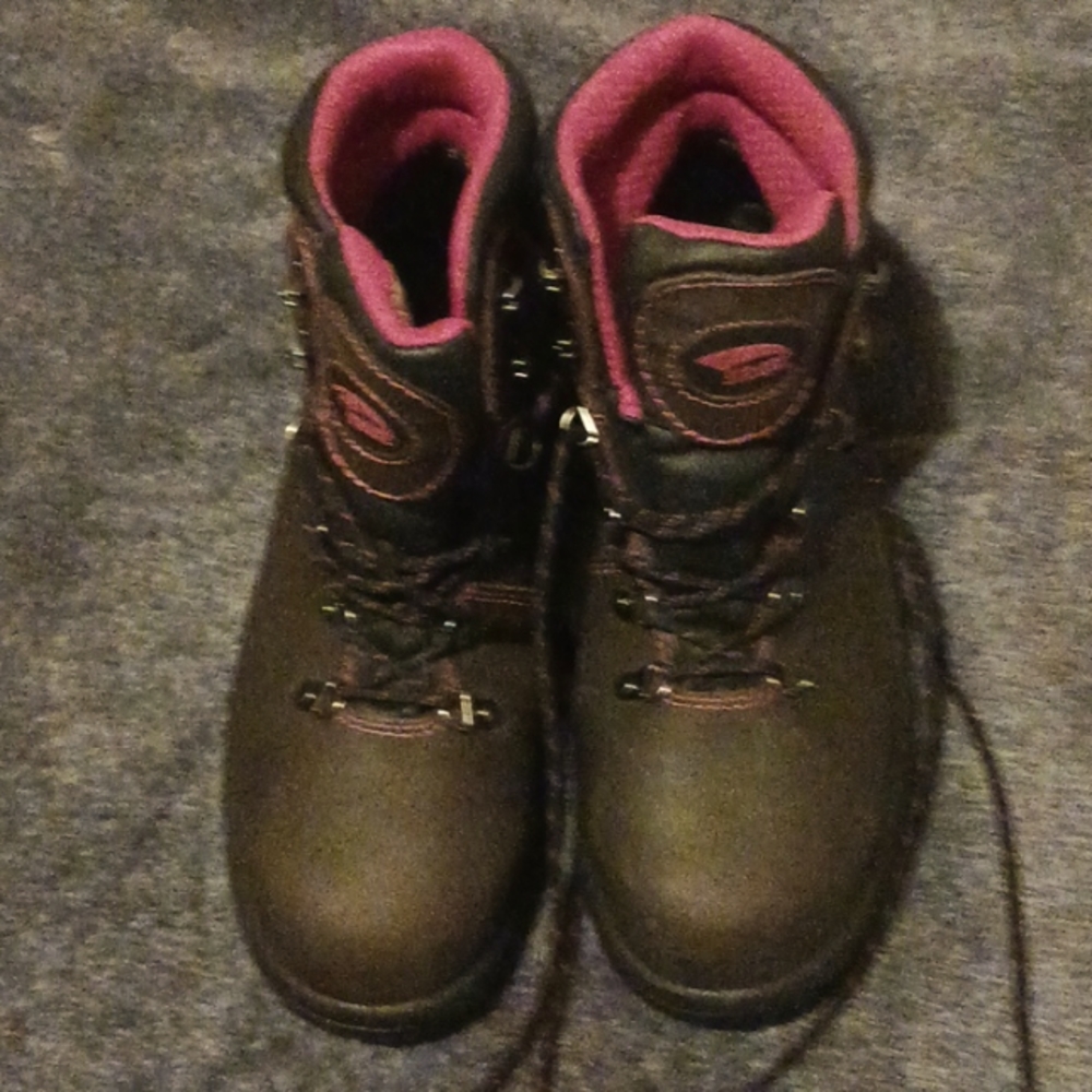 Steeled toe women's work boots